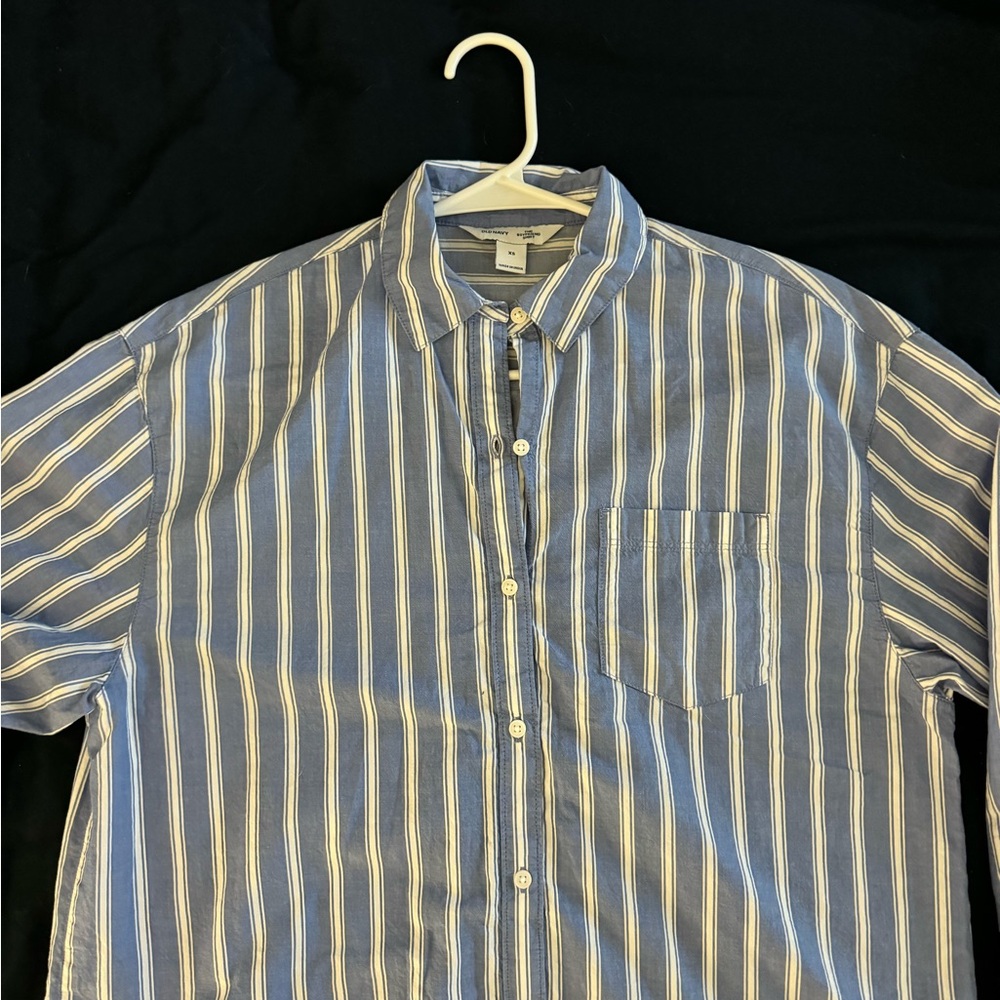 Old navy boyfriend pinstripe classic fit button-up shirt, women’s XS